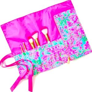 LILLY PULITZER, GWP Makeup Case Brush Set Bali Blue Spotted On Worth Pink, NWOT